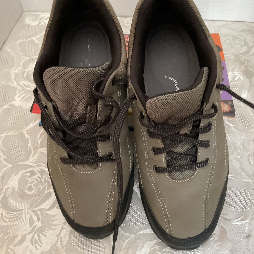Easy Spirit Essolana Sneakers Womens 7M Olive Green Excellent Walking Shoes